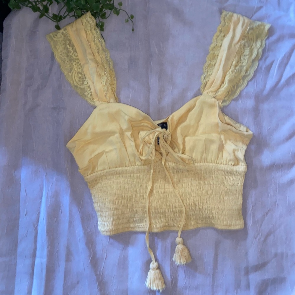 Forever21 - Yellow linen crop top🍋